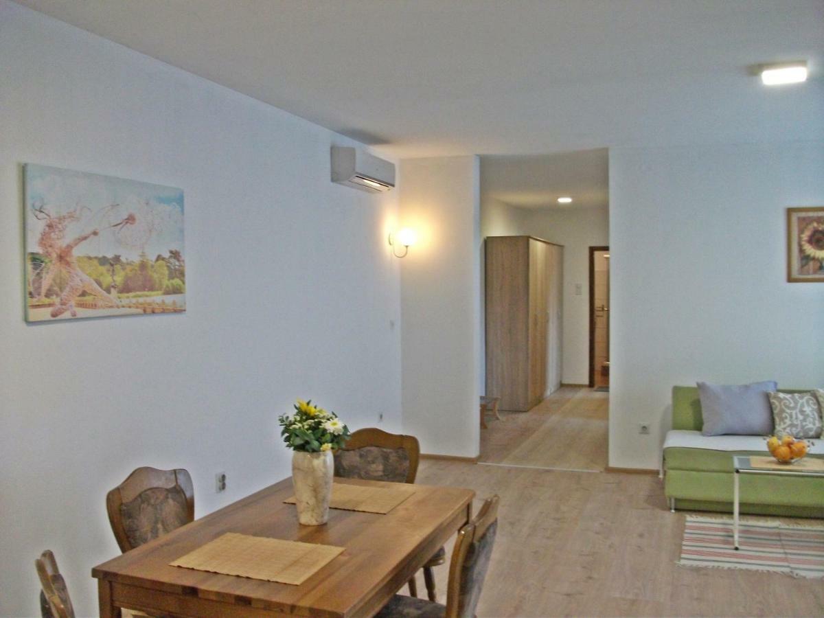 Apartmani Sunflower Сремськи Карловци Екстер'єр фото